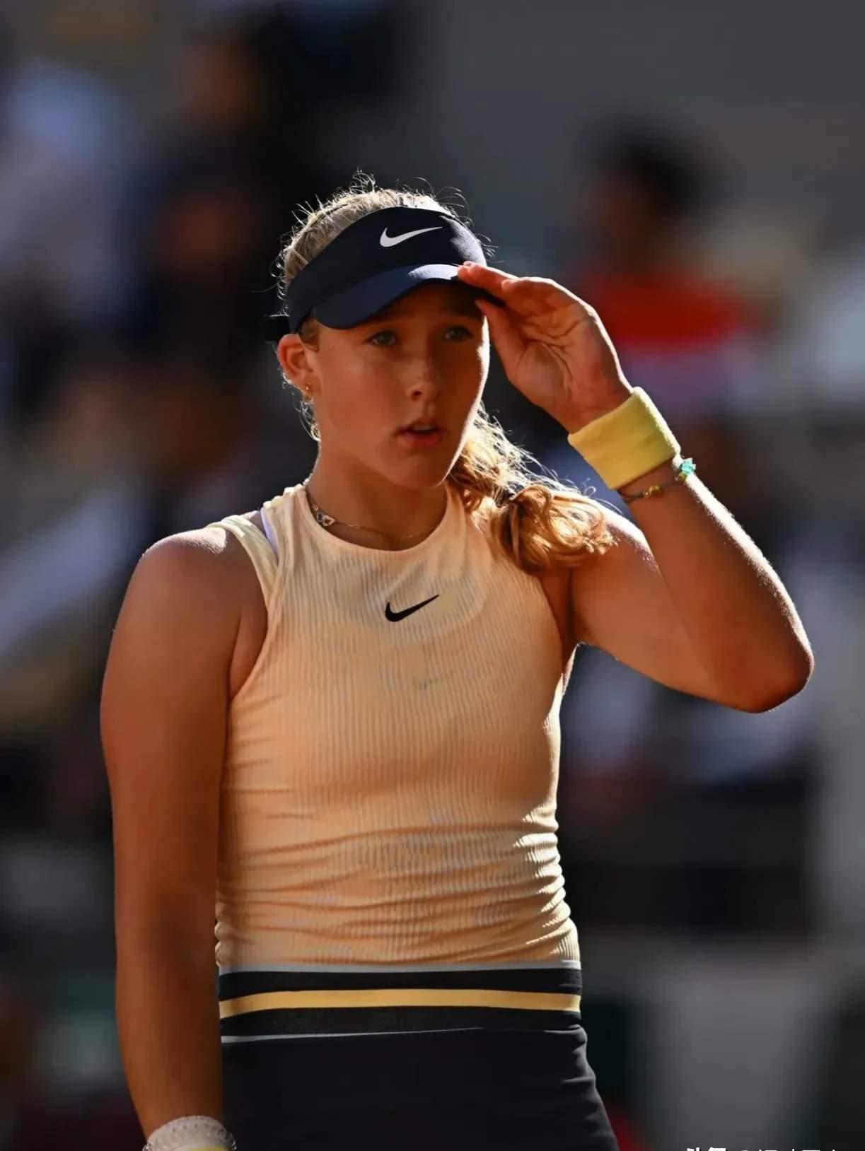 阿扎伦卡遭遇二十持续失利，FPX教练压力巨大！